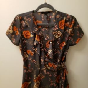 Floral wrap top